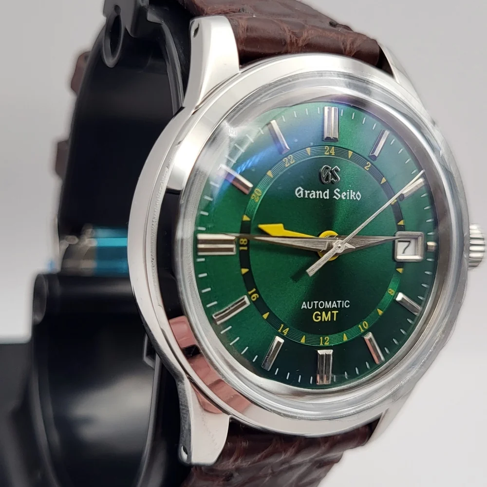 New Custom 39mm Seiko Mod Automatic GMT Watch